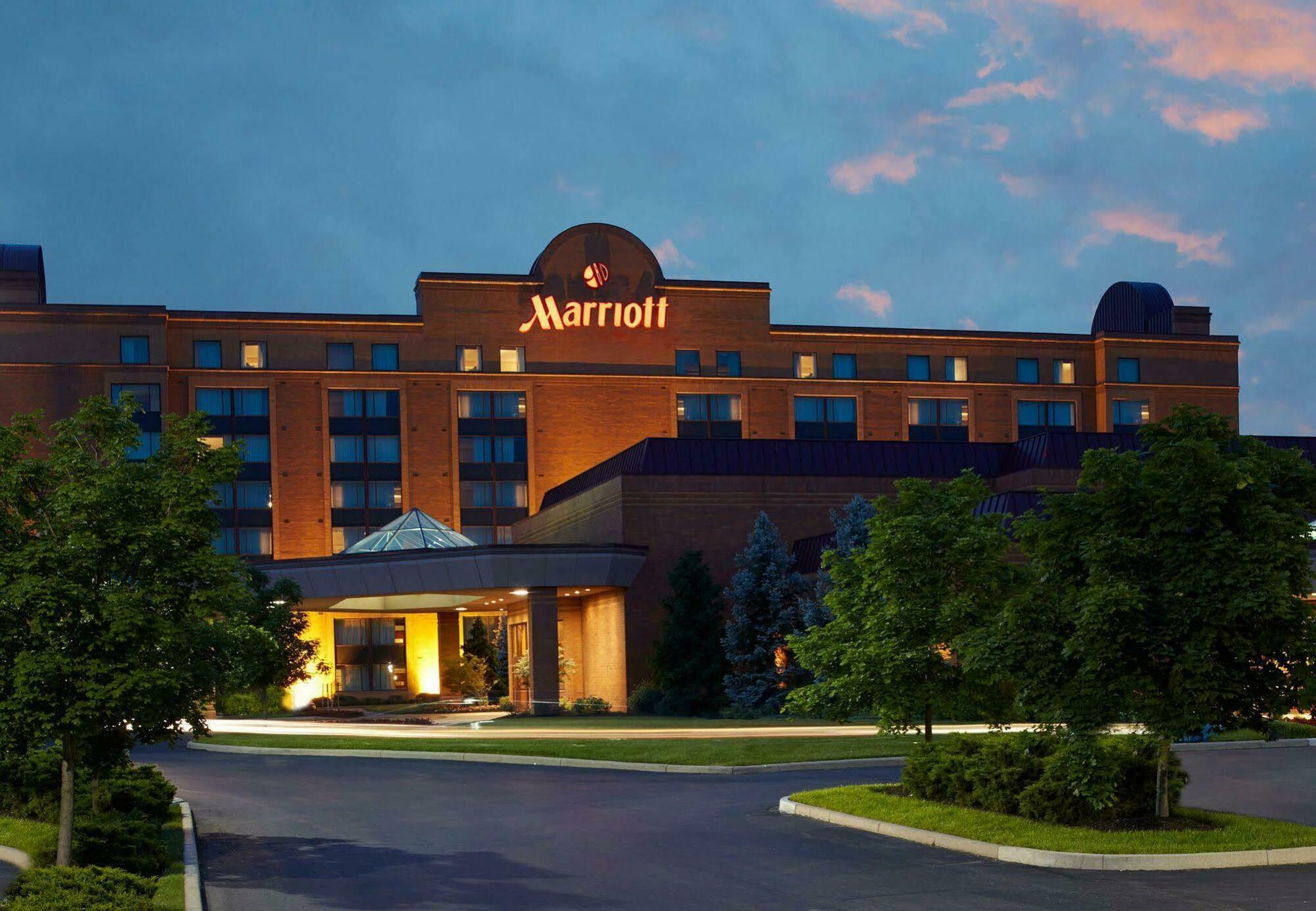 Marriott Hartford/Windsor Airport Hotel Exterior photo
